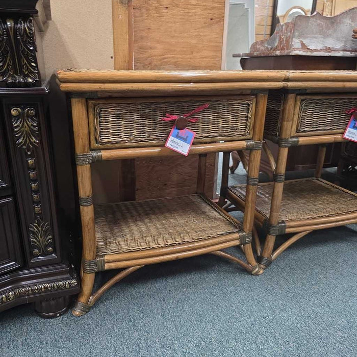 NIGHTSTAND AT