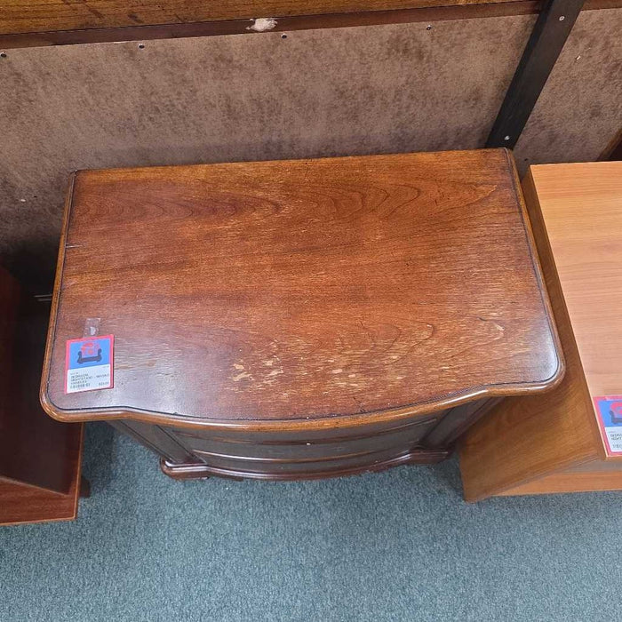 NIGHTSTAND - MISSING HANDLES
