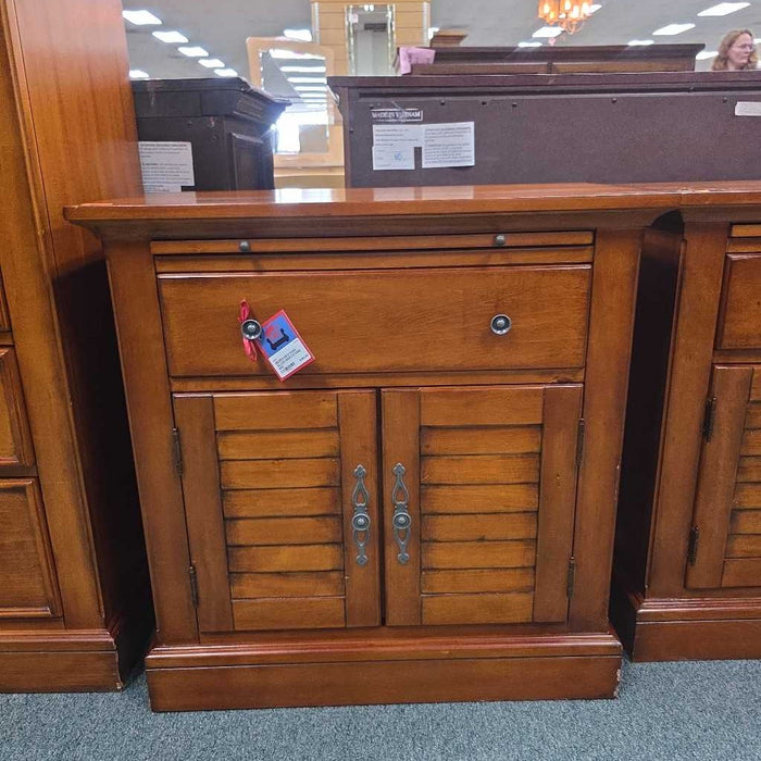 ETHAN ALLEN NIGHTSTAND BHC