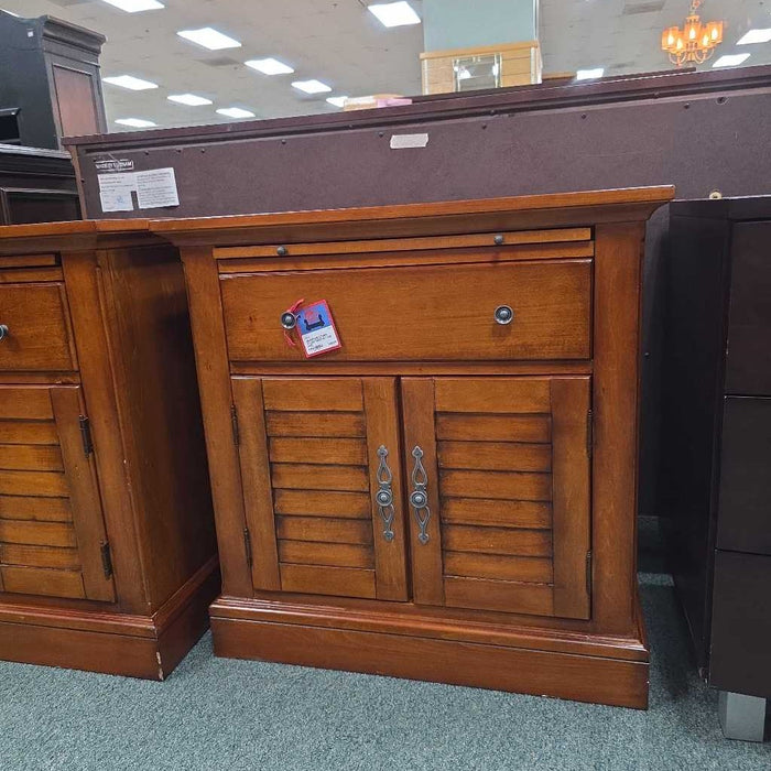 ETHAN ALLEN NIGHTSTAND BHC