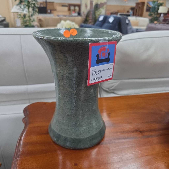 GREEN VASE BT