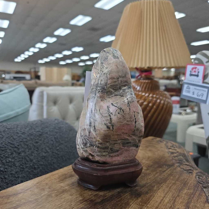 STONE WITH STAND BA