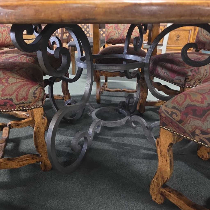 TABLE WITH 6 CHAIRS SKH