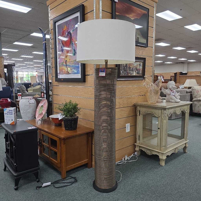 FLOOR LAMP BTK