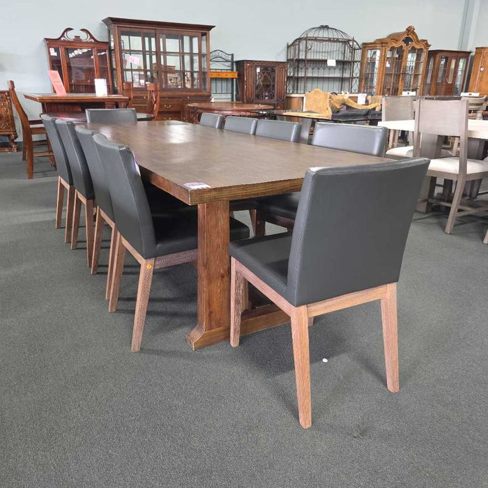 SET OF 10 CHAIRS ATH
