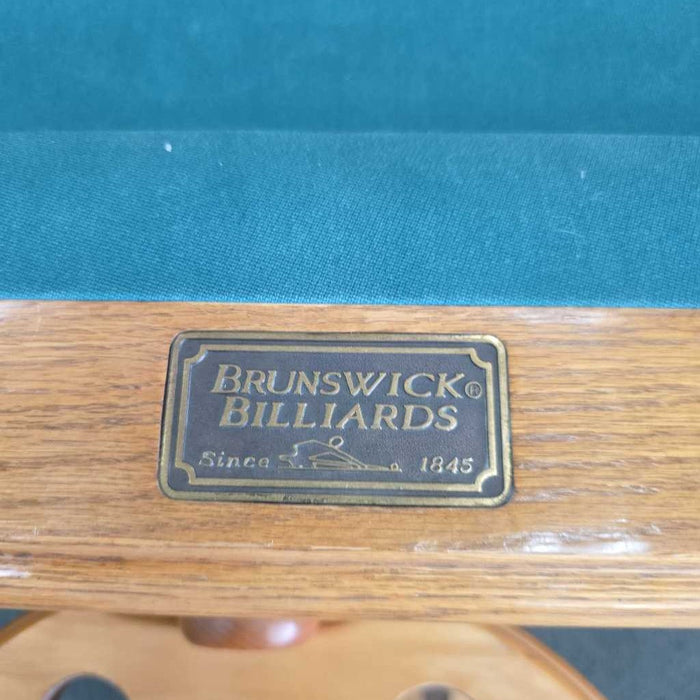 BRUNSWICK POOL TABLE + ACCESSORIES SKH