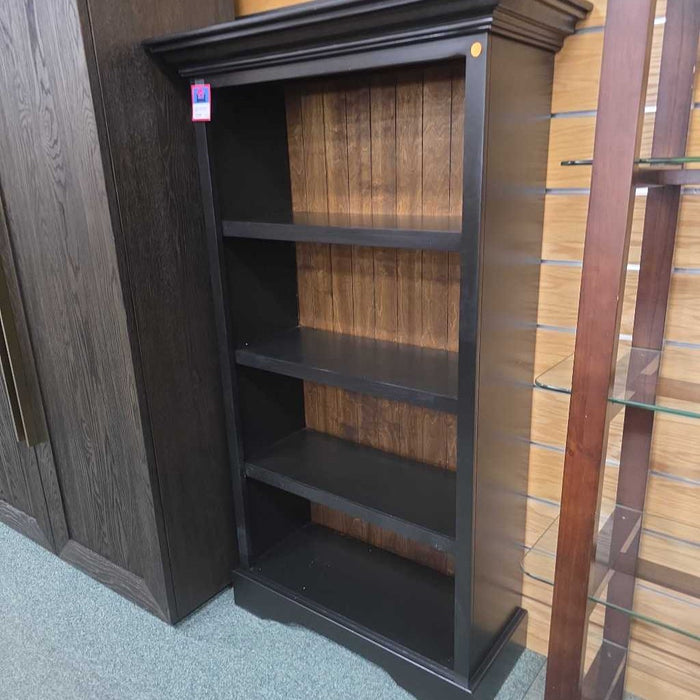 BOOKSHELF BTK