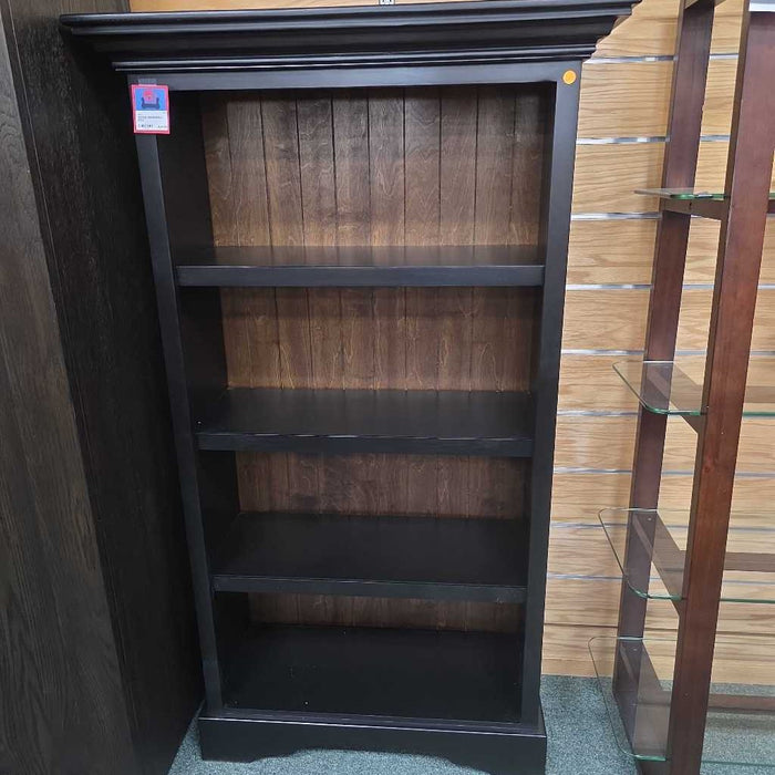 BOOKSHELF BTK