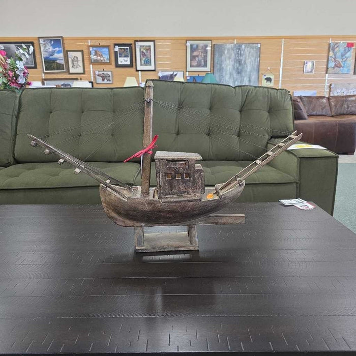 BOAT DECOR AT