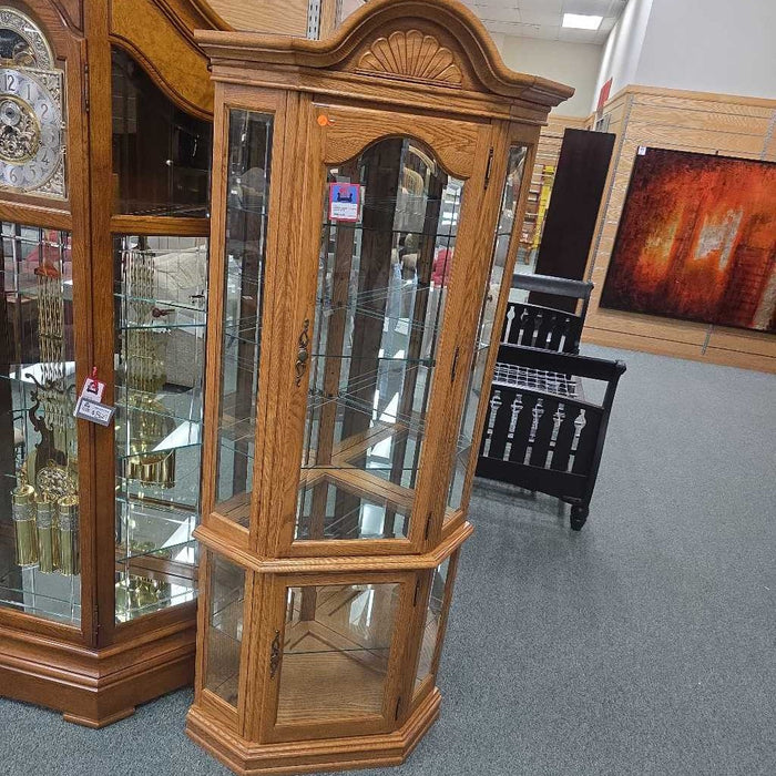 CORNER CURIO BTK