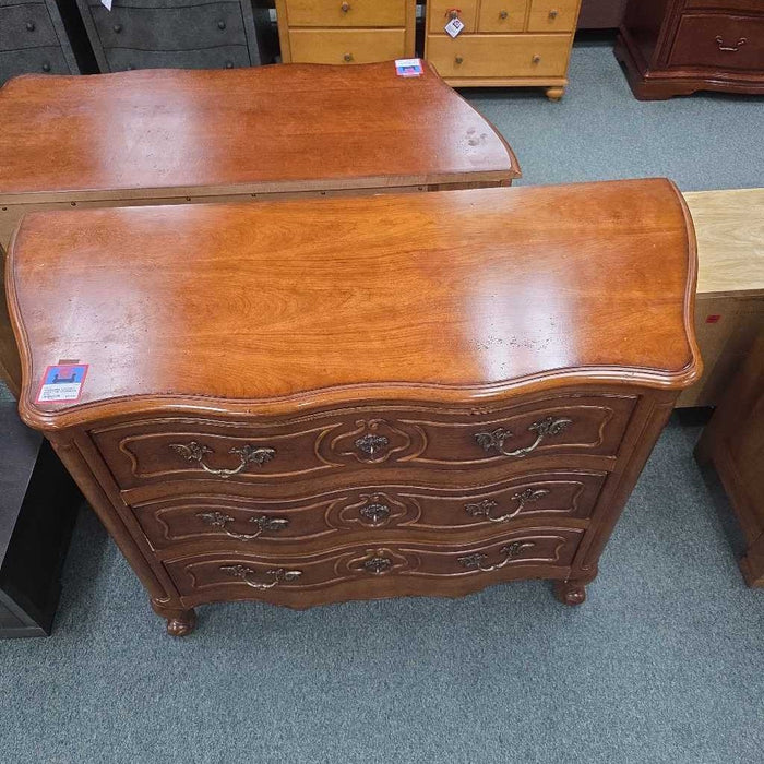 CENTURY CHEST OF DRAWERS BTK