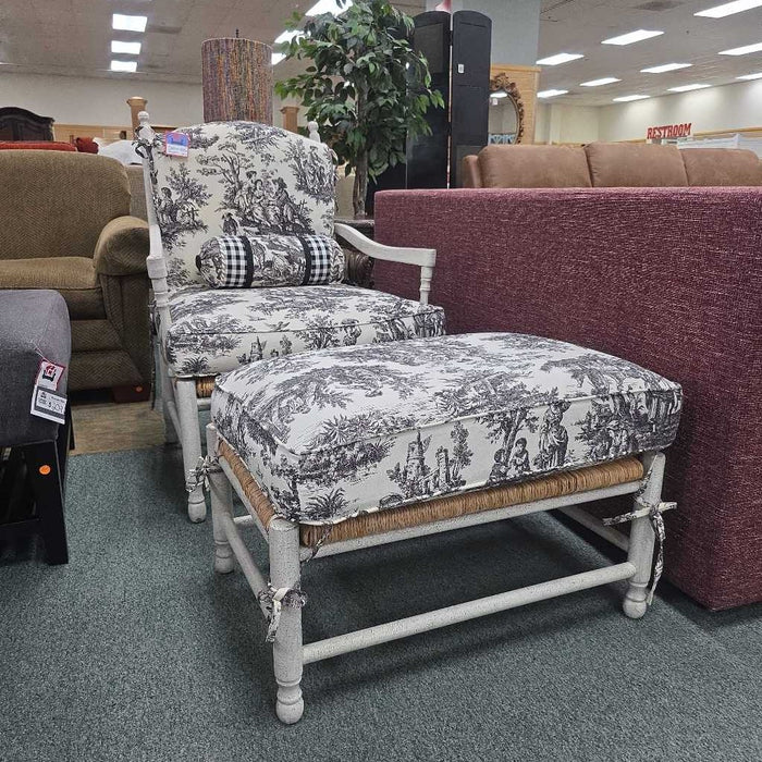 ACCENT CHAIR WITH OTTOMAN MI