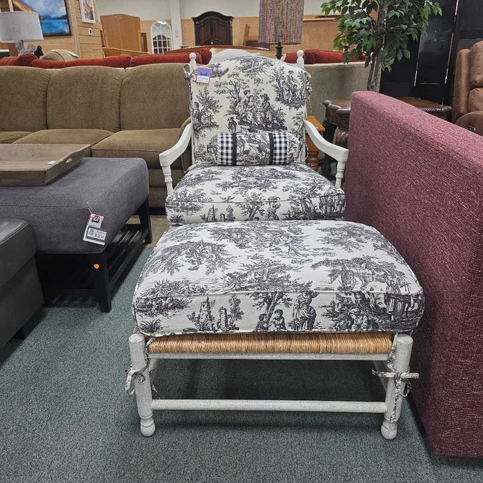 ACCENT CHAIR WITH OTTOMAN MI