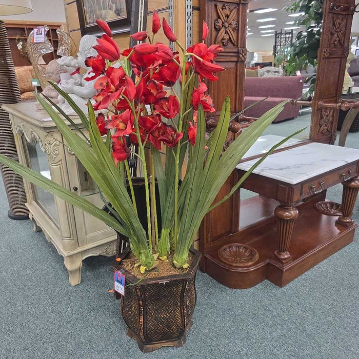 SILK PLANT WITH BASKET VASE LS