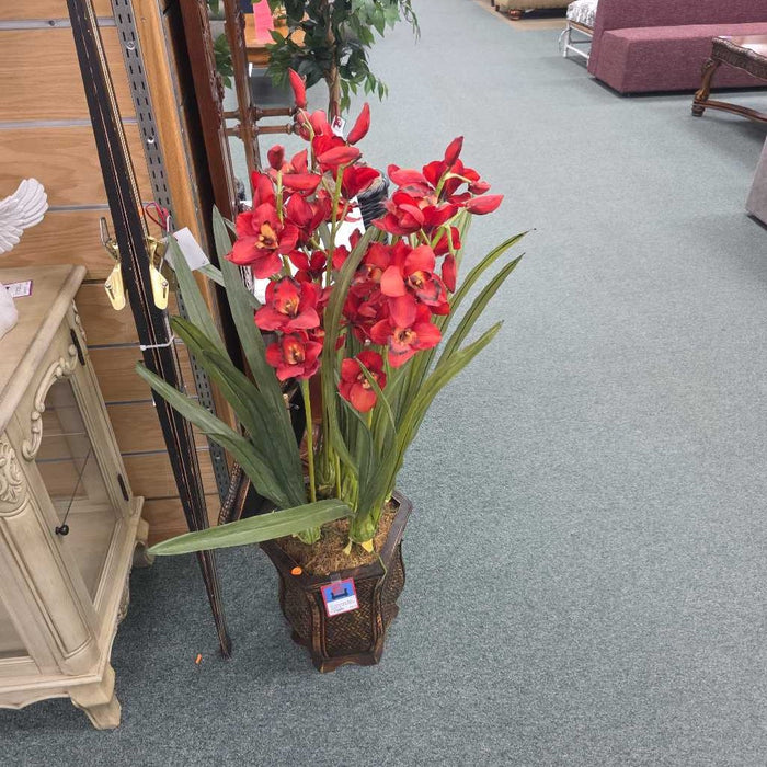 SILK PLANT WITH BASKET VASE LS