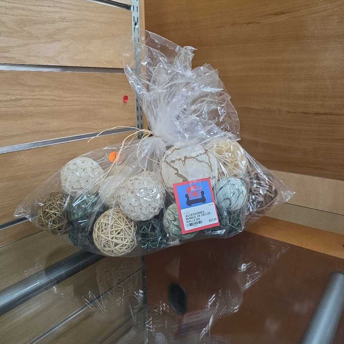 BUNDLE OF DECOR BALLS BA