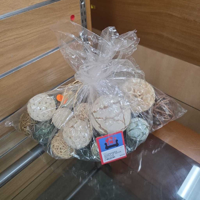 BUNDLE OF DECOR BALLS BA