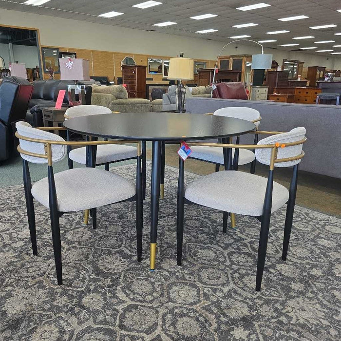 ROUND TABLE 4 CHAIRS ALK