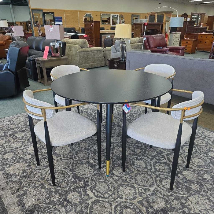 ROUND TABLE 4 CHAIRS ALK