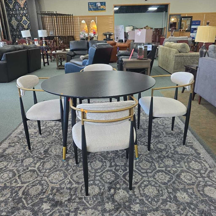 ROUND TABLE 4 CHAIRS ALK
