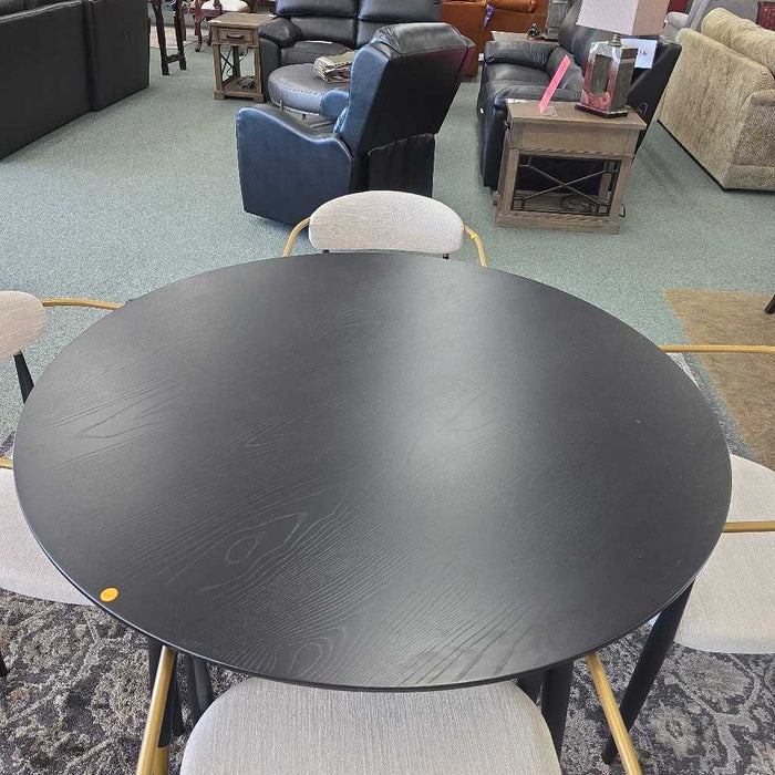 ROUND TABLE 4 CHAIRS ALK