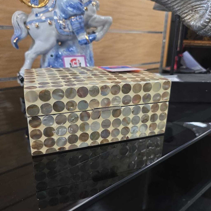 BOX DECOR