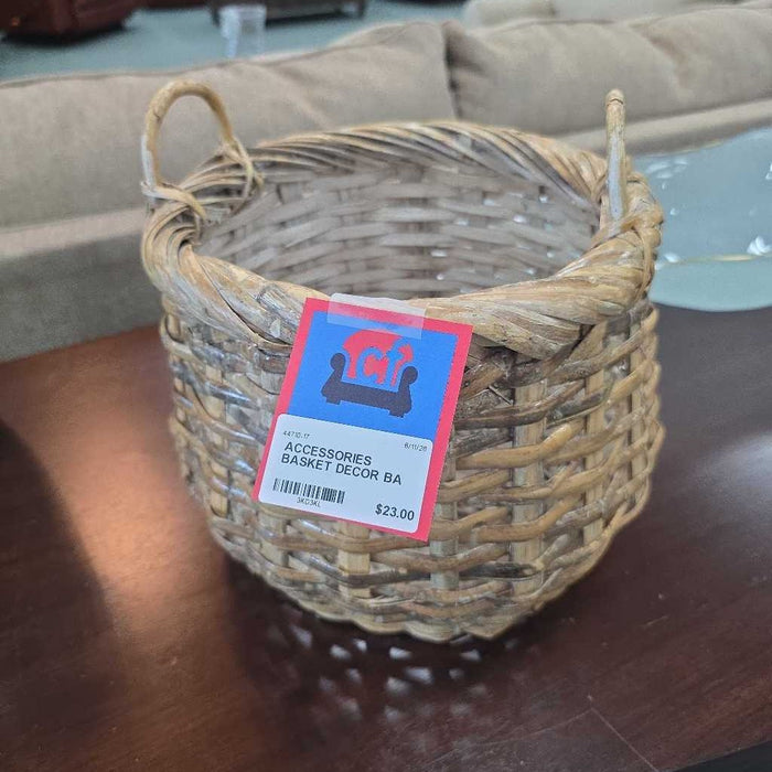 BASKET DECOR