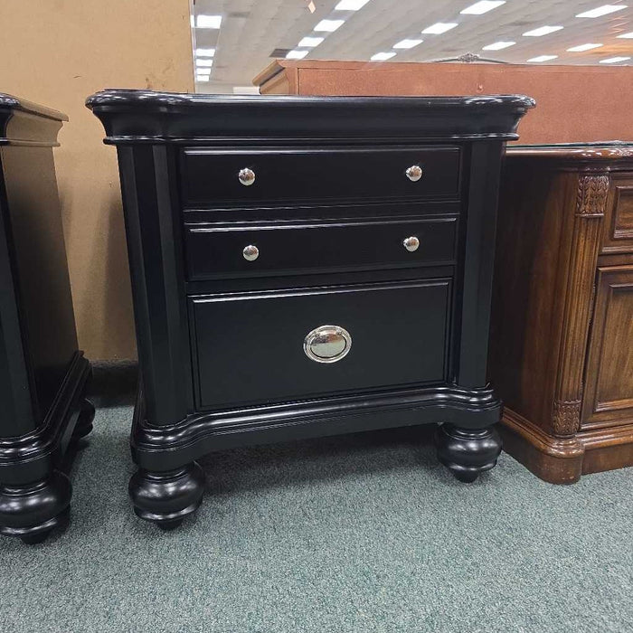 NIGHTSTAND MI