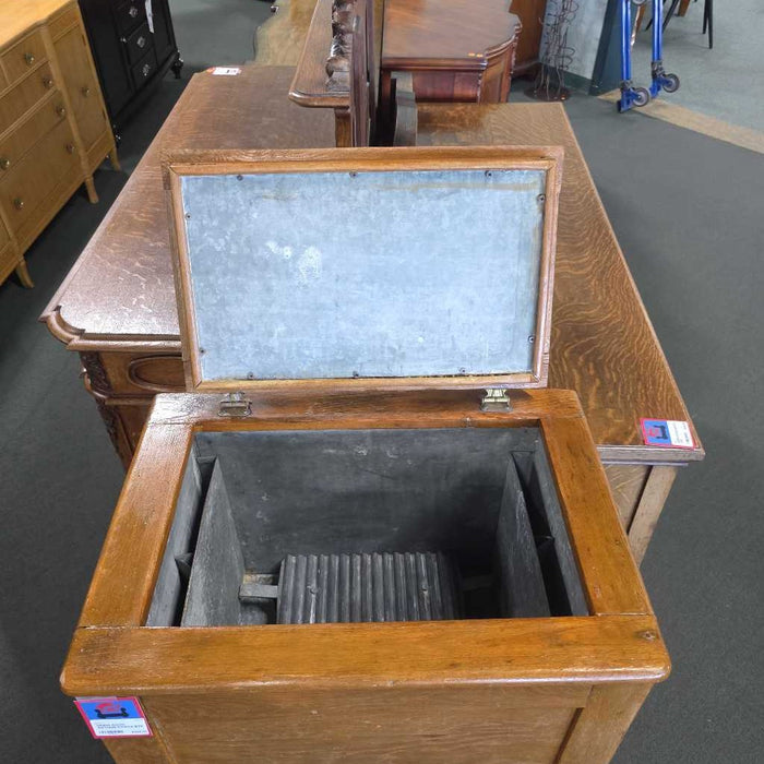 ANTIQUE ICEBOX BTK