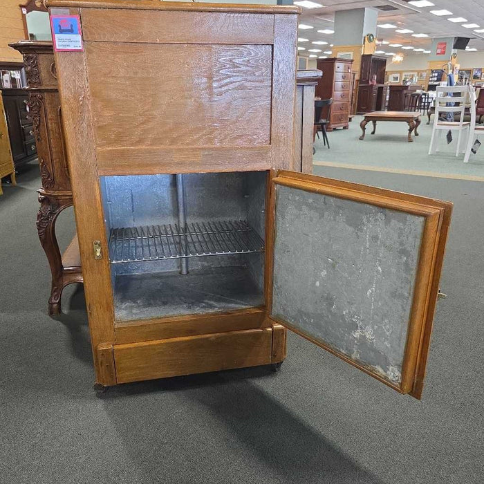 ANTIQUE ICEBOX BTK