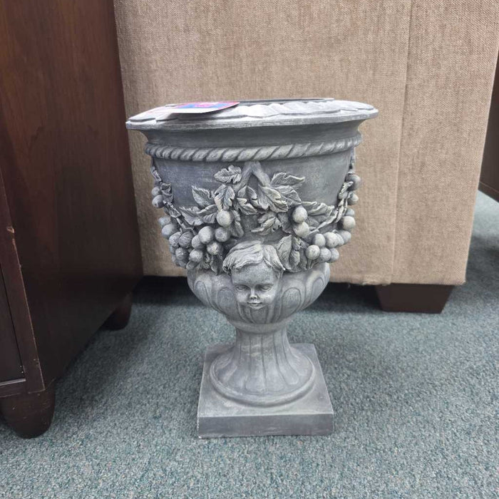 CHERUB GRAY VASE S