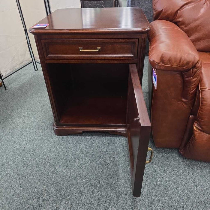 ACCENT CABINET MI