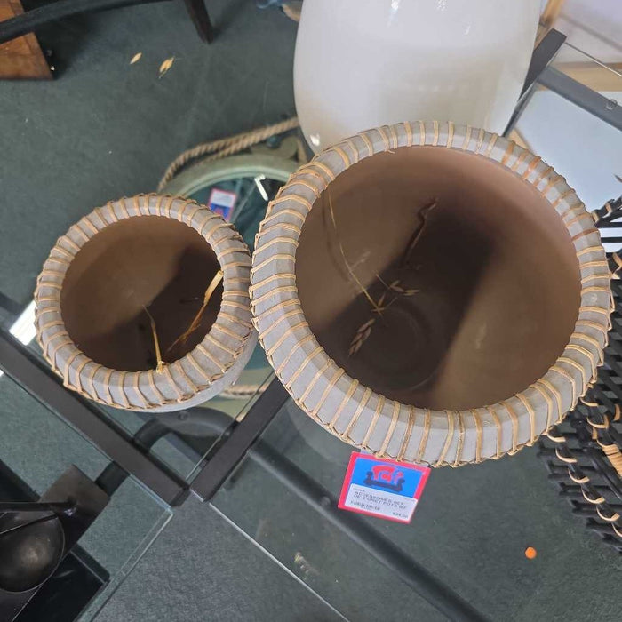 SET OF 2 GREY POTS BT