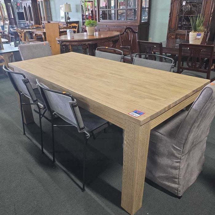 NATURAL STRAIGHT LEG DINING TABLE BTK