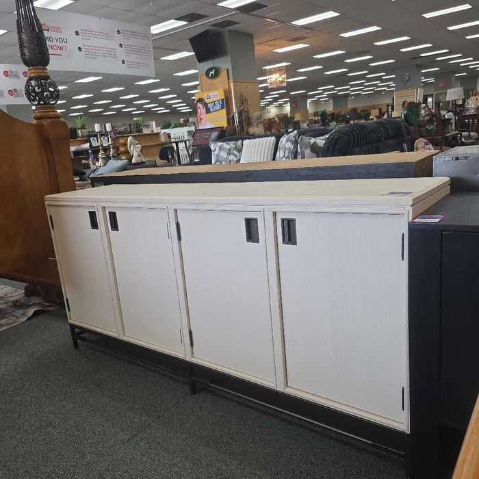 CREAM 4 DOOR CREDENZA LSH