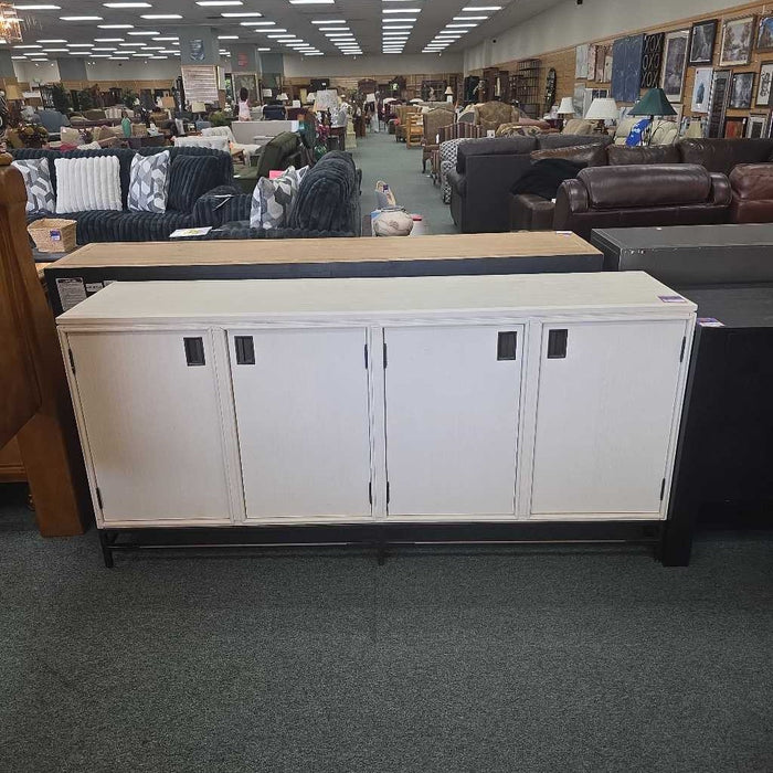 CREAM 4 DOOR CREDENZA LSH
