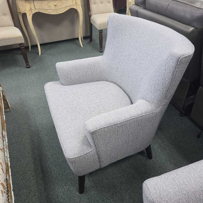 GREY ACCENT CHAIR BBM