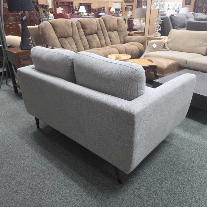 GREY TUFTED LOVESEAT BTK