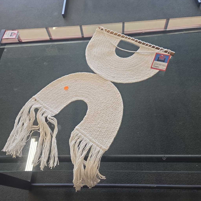 WHITE WOVEN WALL HANGING BT