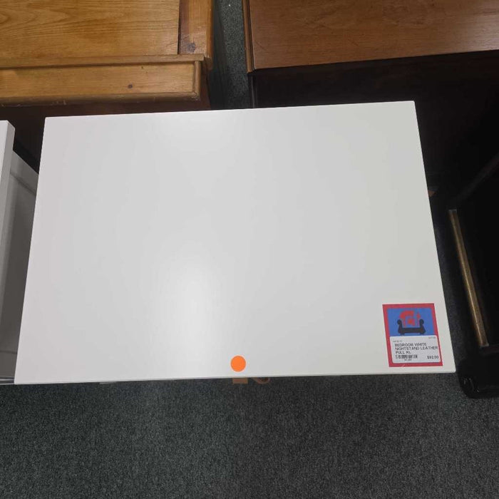 WHITE NIGHTSTAND LEATHER PULL KL