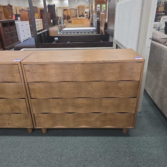 UTTERMOST 4 DRAWER CHEST *DAMAGED BTK