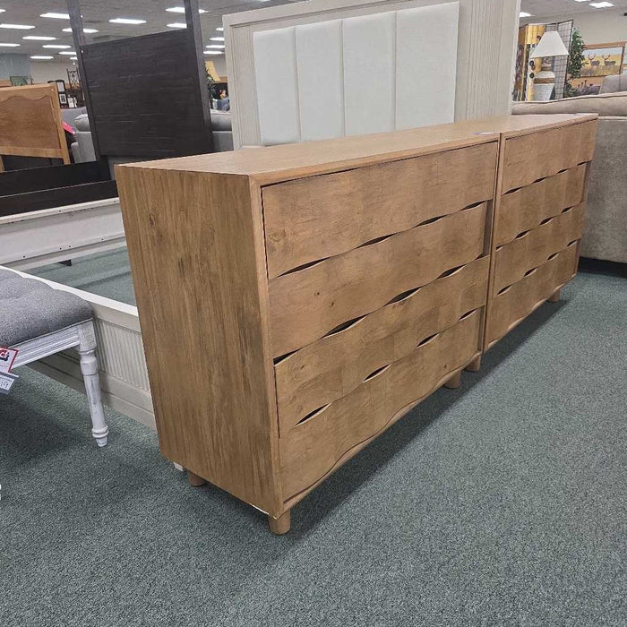 UTTERMOST 4 DRAWER CHEST *DAMAGED BTK