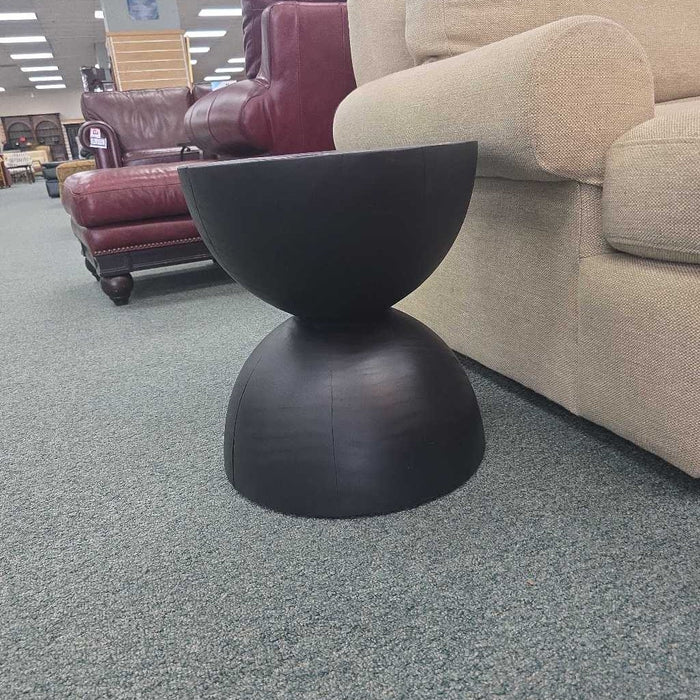 FOUR HANDS ELIZA END TABLE BAH