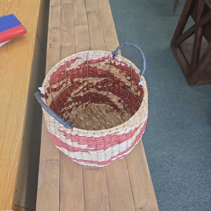 RED AND NATURAL WOVEN BASKET BT
