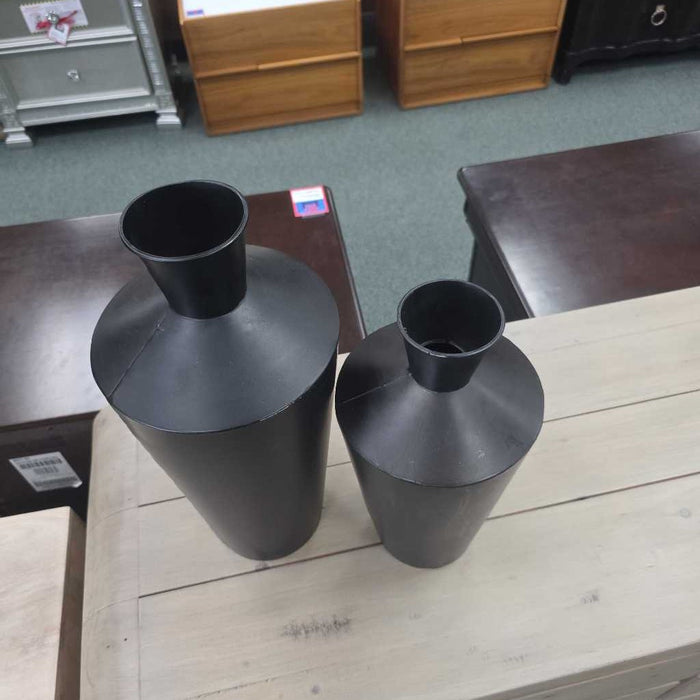 SET OF 2 BLACK METAL VASES BA