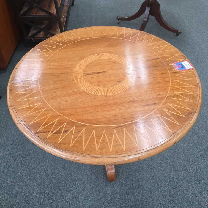 ROUND TABLE BTK