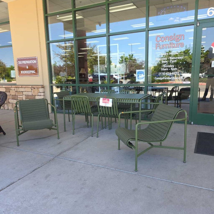 PALISSADE TABLE WITH 8 CHAIRS TBH