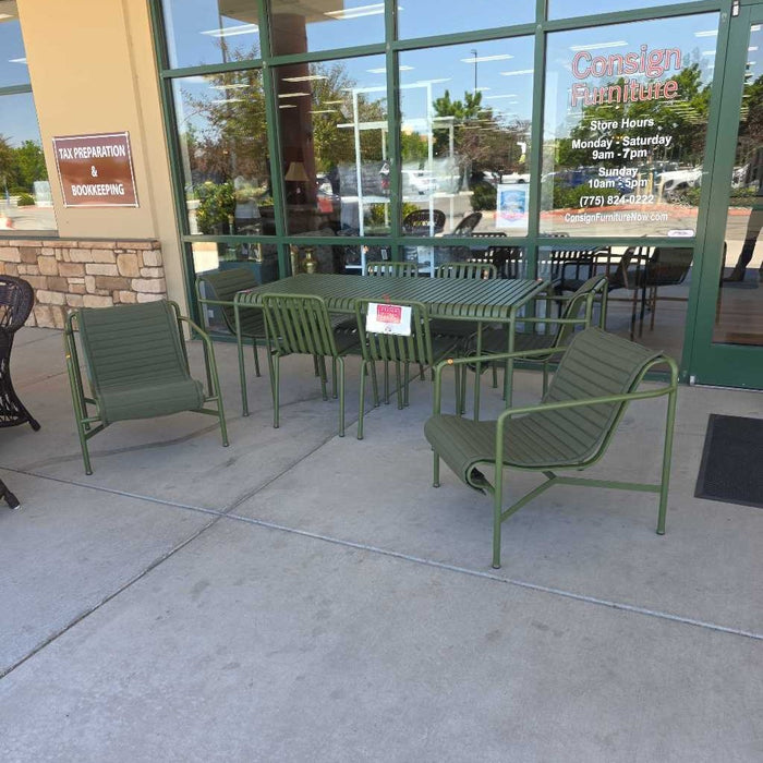 PALISSADE TABLE WITH 8 CHAIRS TBH