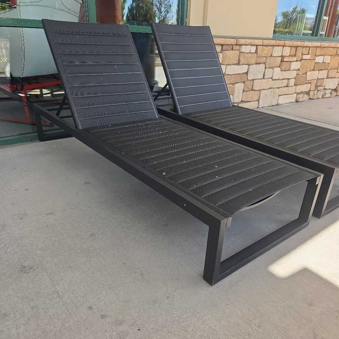 EOS CHAISE BTK