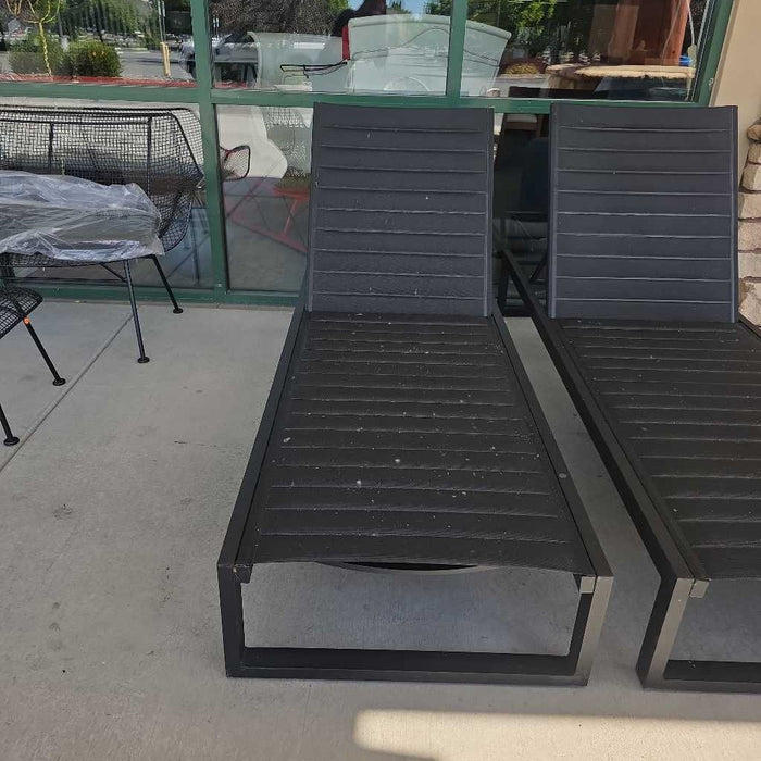 EOS CHAISE BTK